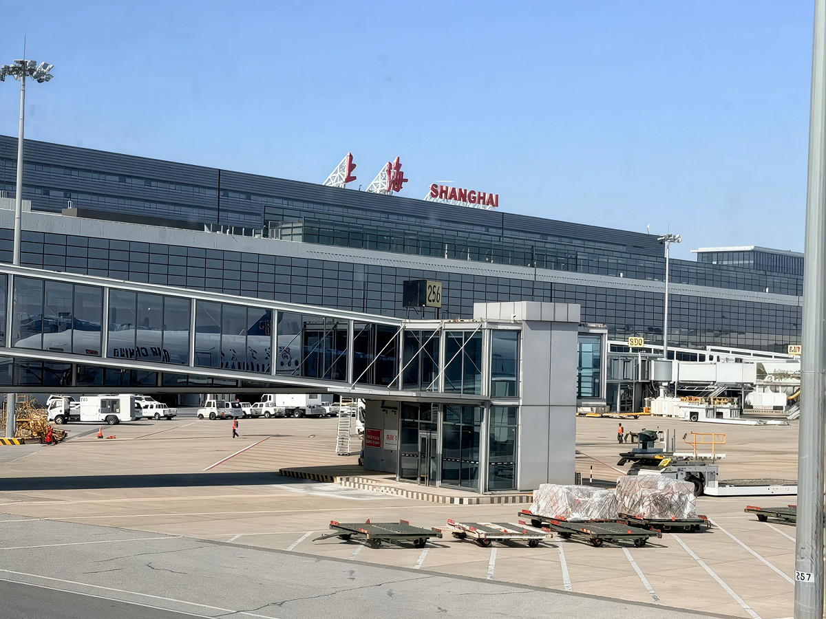 Airport Shanghai Hongqiao: Plan Pickup and Departure