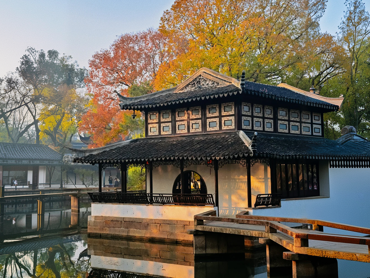Humble Administrator's Garden architecture and pond