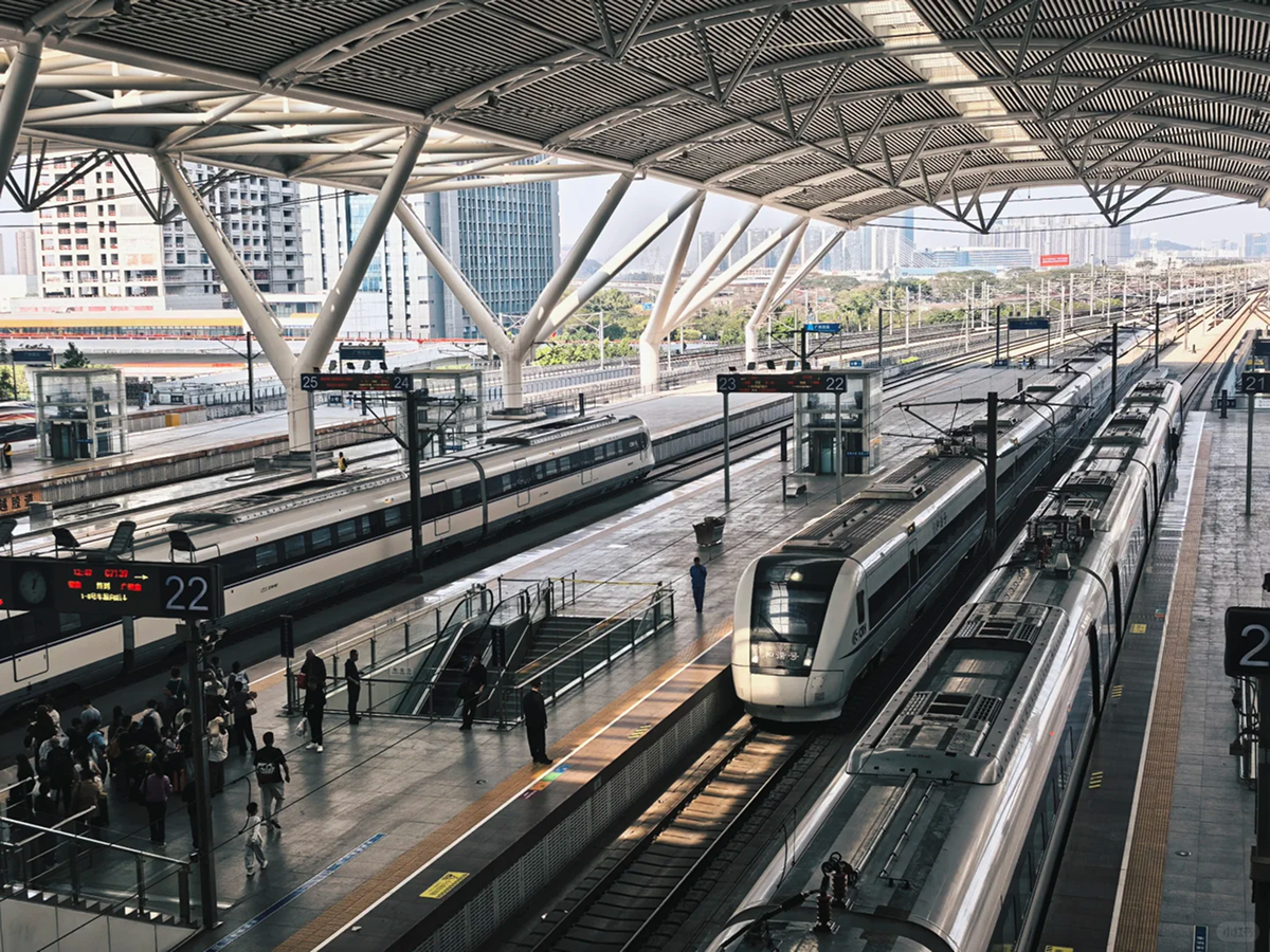 Guangzhou South Station platform with high-speed train