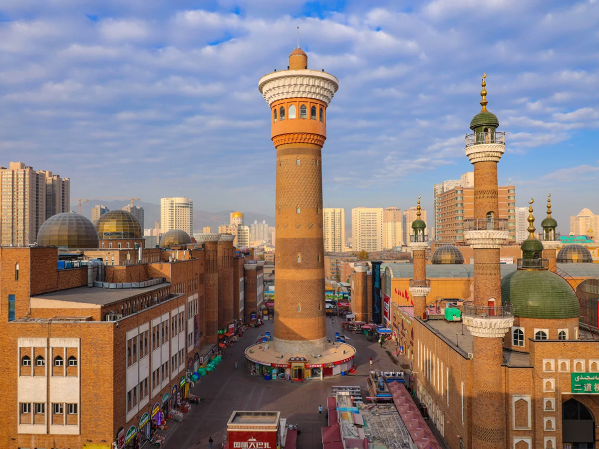 Urumqi arrived and if you have time, you can go for a stroll in the Grand Bazaar