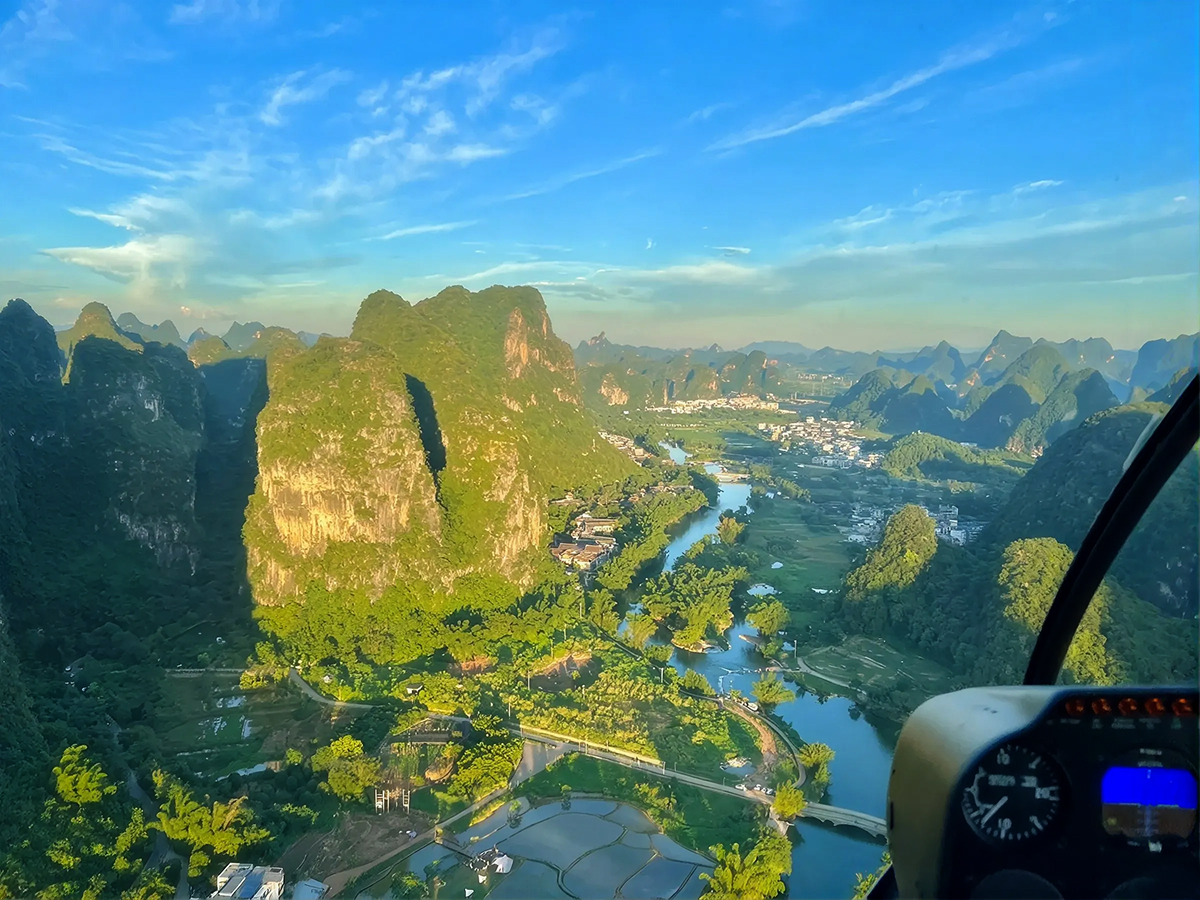 Yangshuo Helicopter Sightseeing Experience