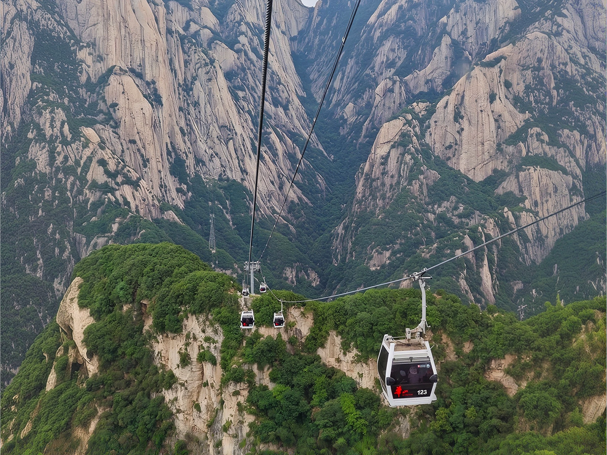Xifeng Cableway Tour of Huashan Mountain