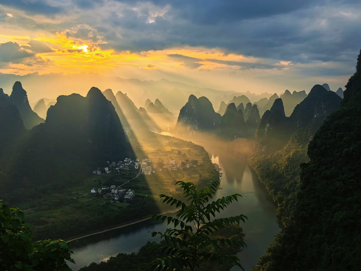 Sunrise at Xianggong Mountain