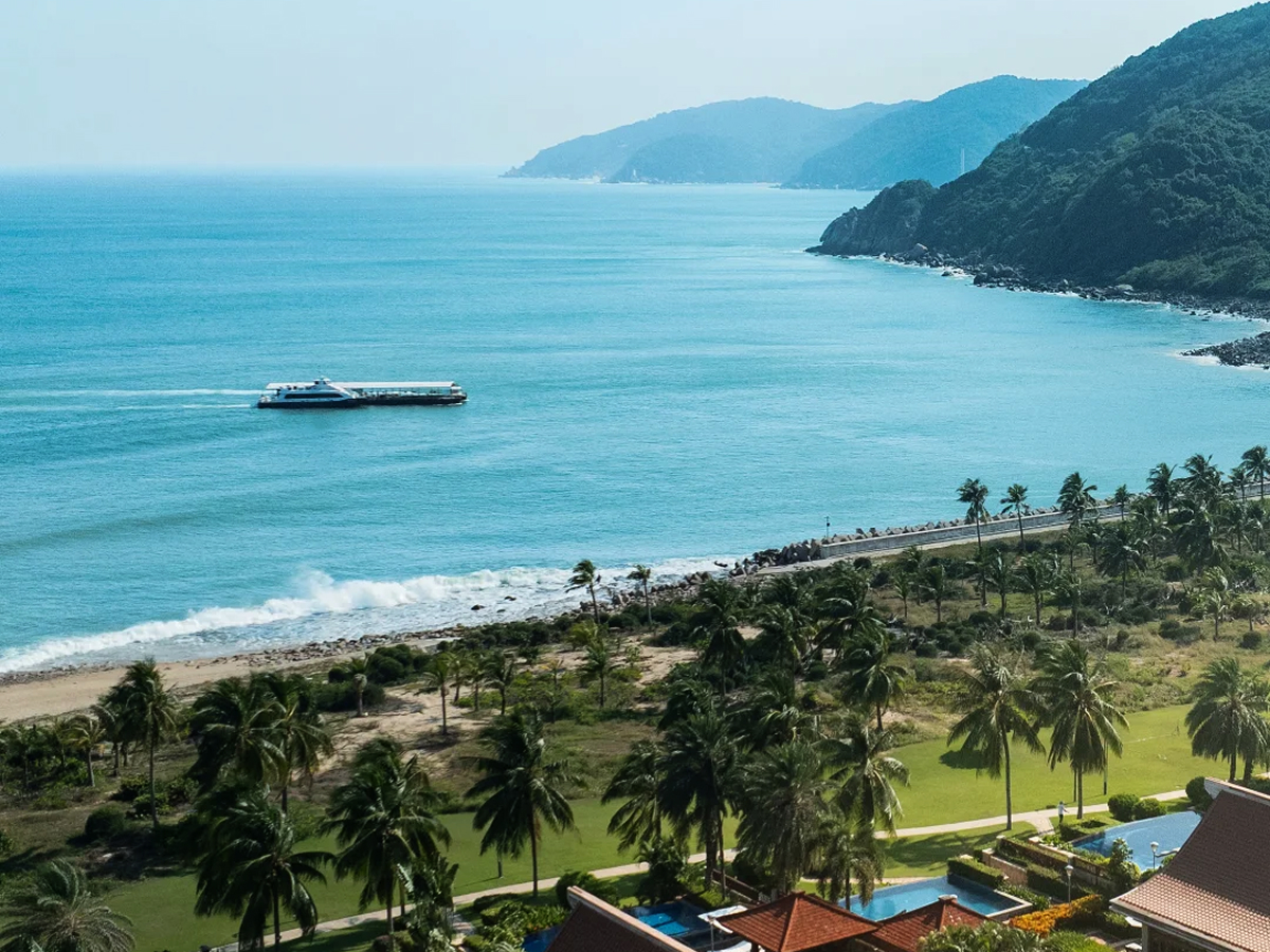 Sanya Bay Hotel with Sea View