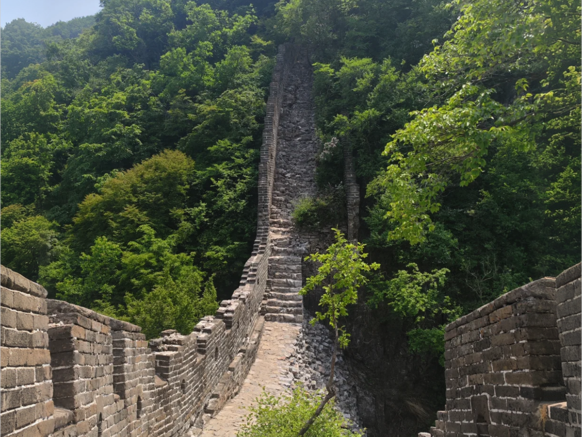 The arrow buckle Great Wall bricks are incomplete