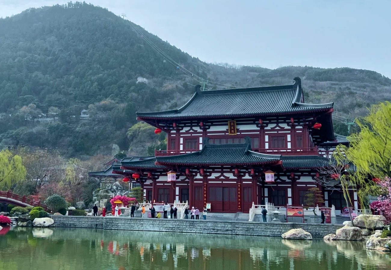 Huaqing Palace: Visit Order Decides If It Feels Like History or a Park