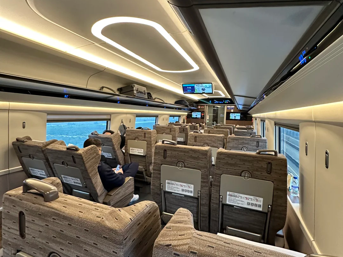 Xi'an to Chengdu Train: Plan a Positioning Day, Not Sightseeing